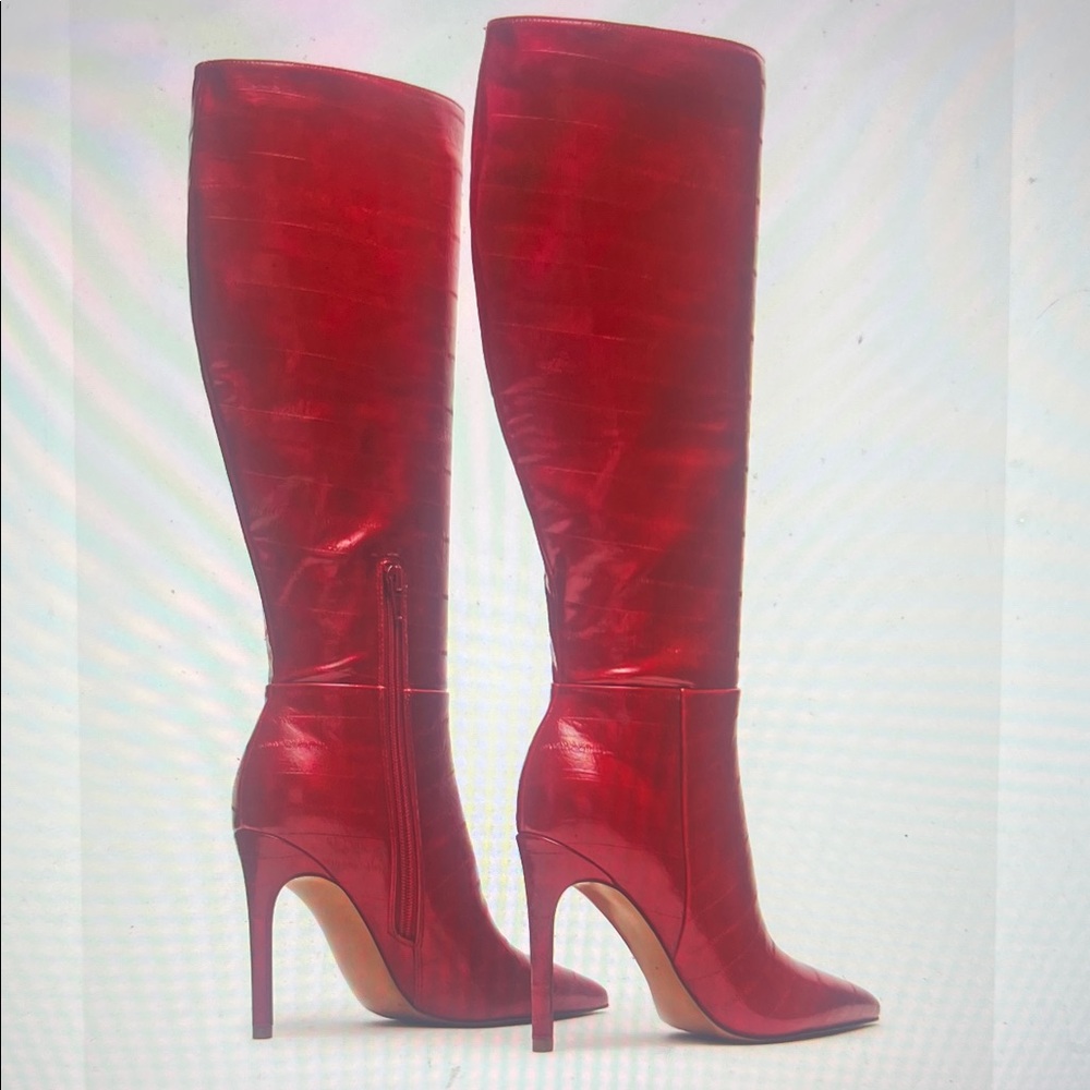 NWT: STEVE MADDEN NITRO RED EEL Stiletto Knee-High Boots - Size 7.5
